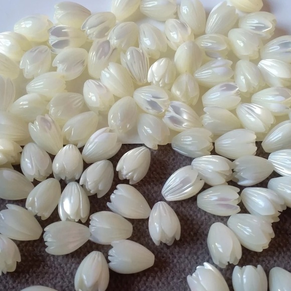 Mother of Pearl Queen Conch Pīkake & Edison Pearl Necklace Handmade - Picture 8 of 10